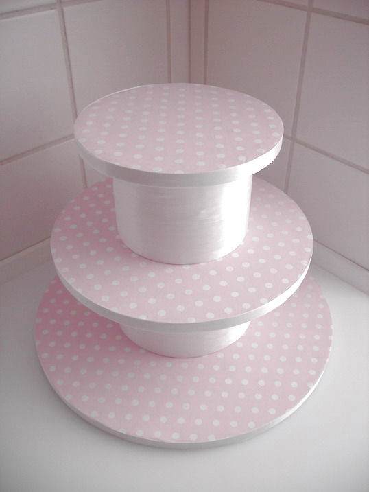 Cake stand