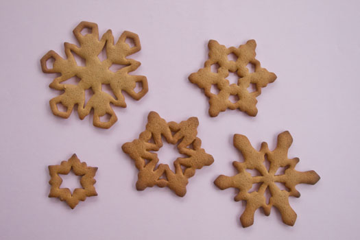 snowflake gingerbread cookies