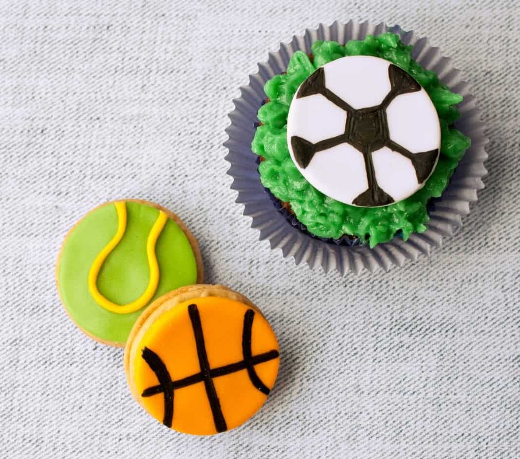 Part 1 How to make fondant basketball, tennis, & soccer balls Cake