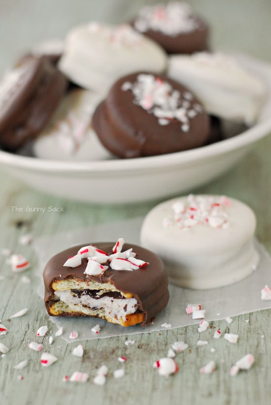 Peppermint Patty Stuffed Ritz Crackers