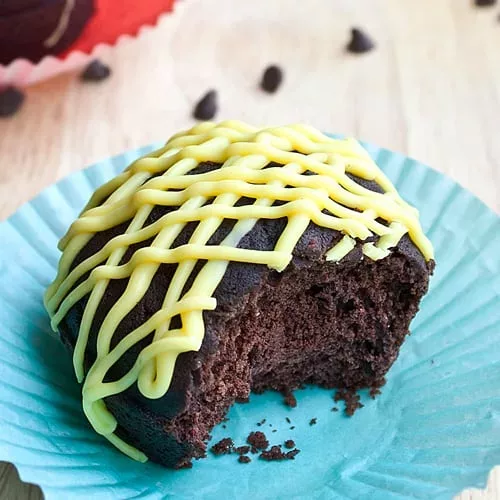 Eggless Chocolate Cupcakes - Cake Journal