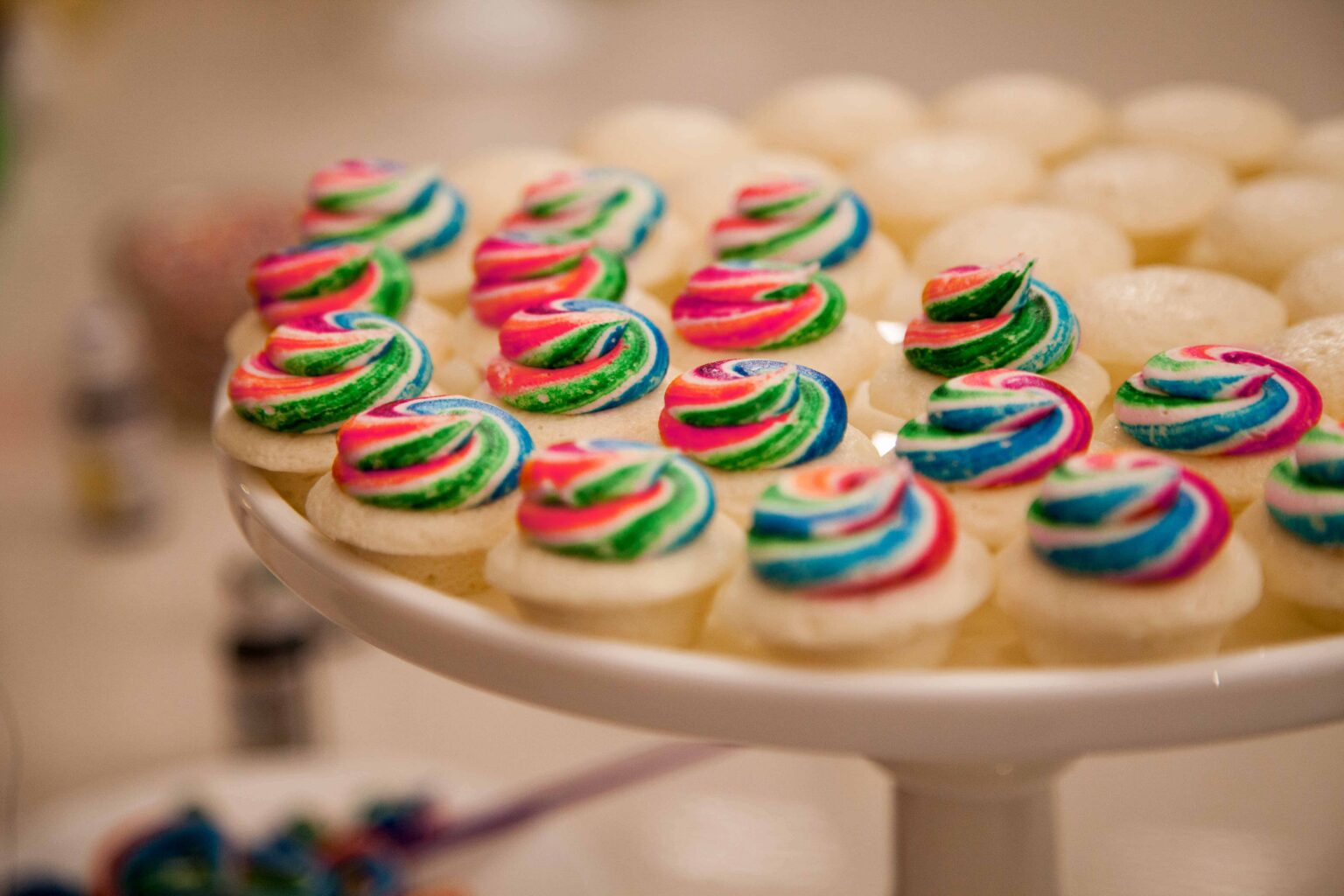 How To Make TieDye Icing for Cupcakes (with Pictures)