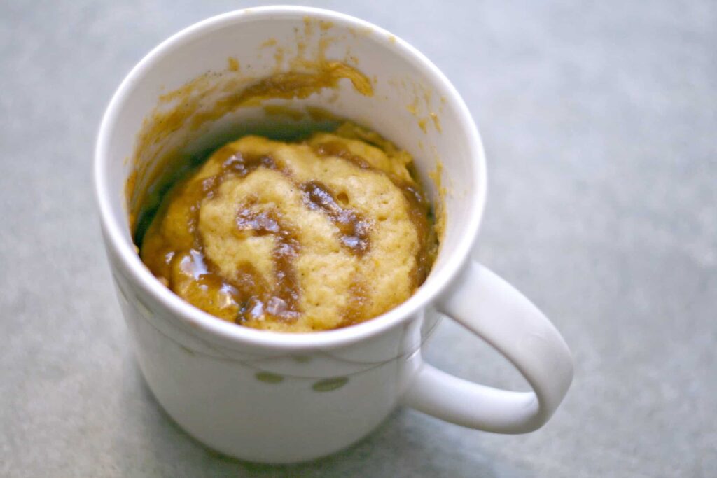 cinnamon pumpkin swirl cake