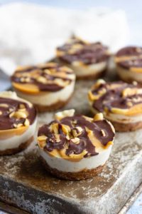 Vegan-Snickers-Cheesecake